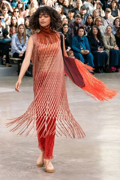 Look 19